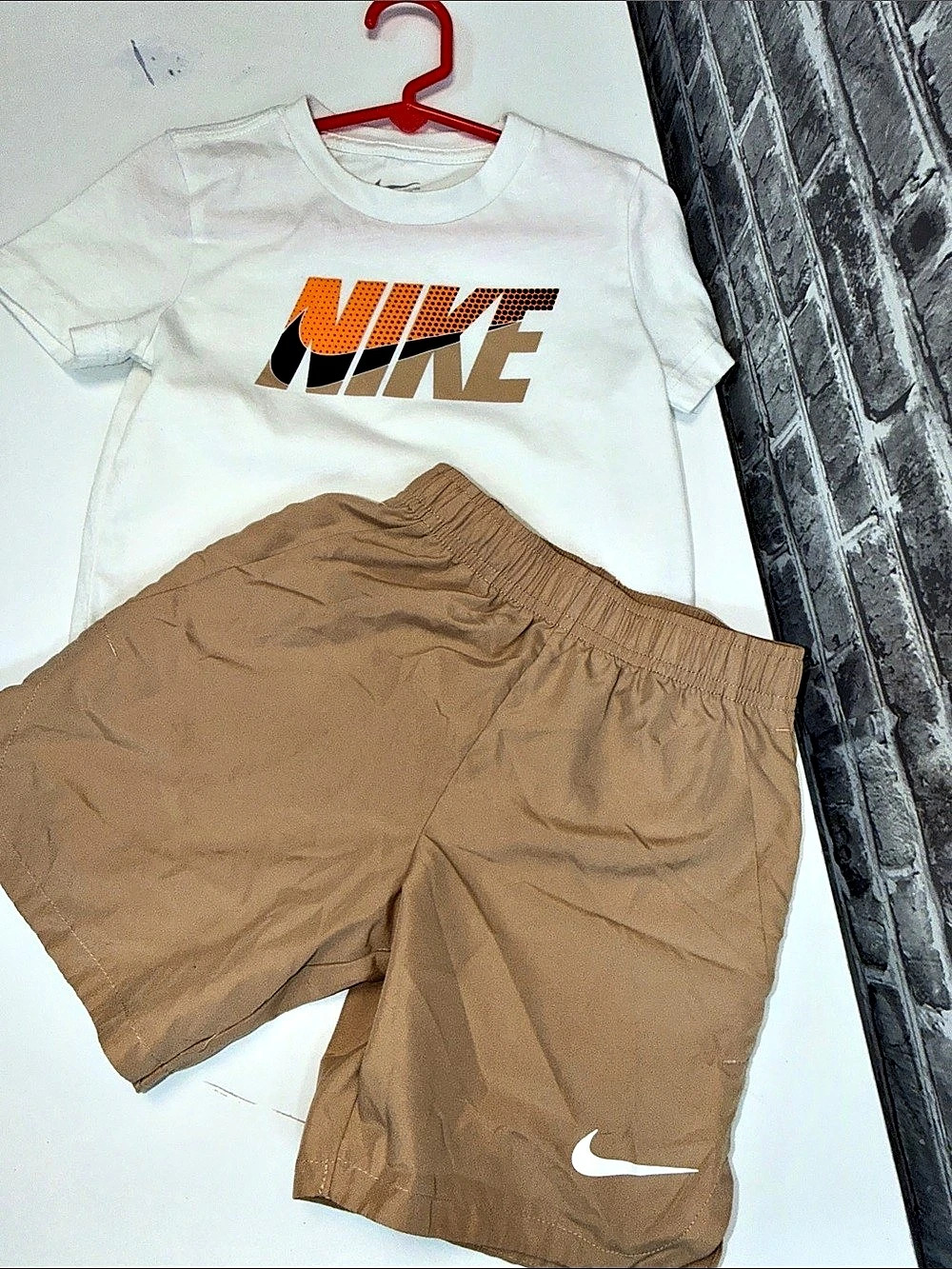 Nike Toddler Graphic T-Shirt and Shorts Set Boys 4T Brown & White